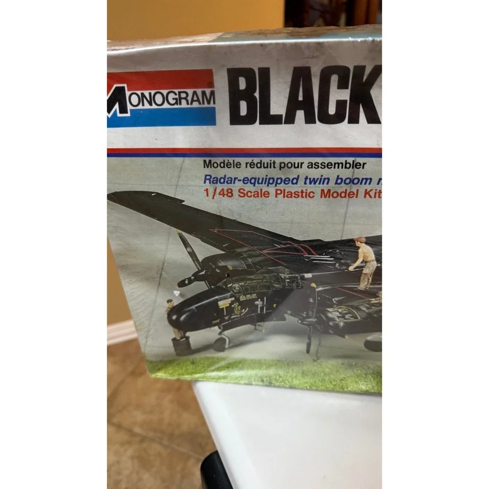 Vintage Monogram 1/48 Scale P-61 Black Widow plastic model kit‎